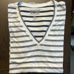 Converse V-neck striped tee